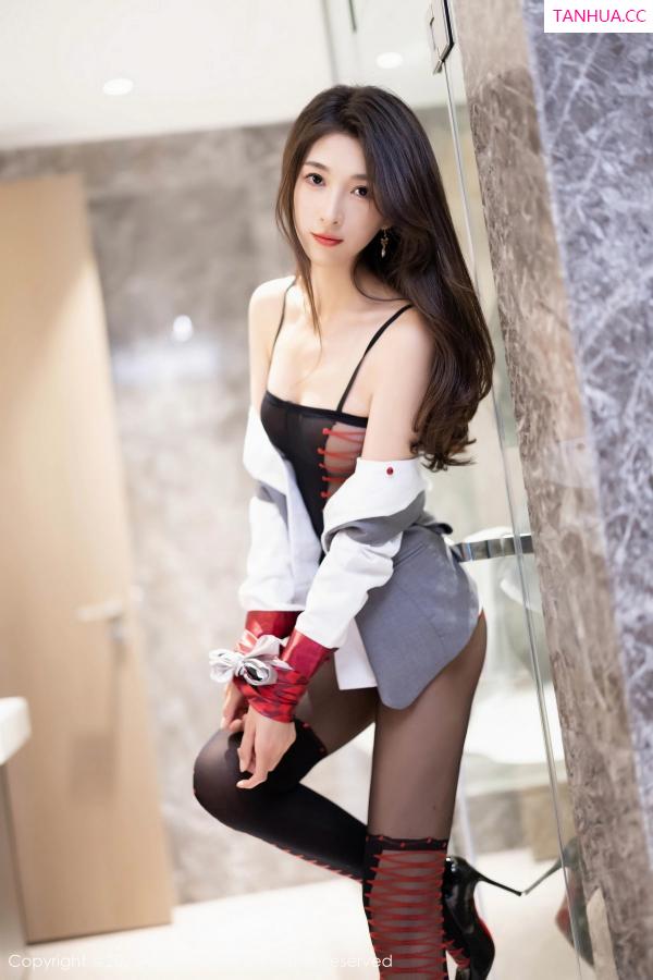 林乐一  [XiuRen]高清写真图 2023.06.25 No.6967 林乐一 黑丝美腿第54张图片